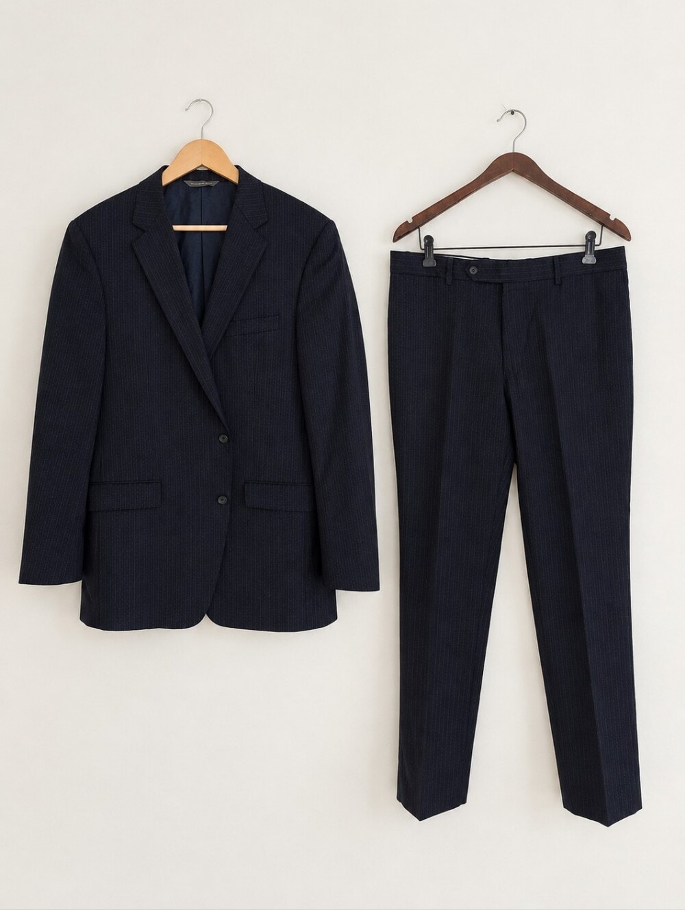 Samuelsohn JP Tilford Ashton Navy Pinstripe Wool Suit 44L Harry Rosen